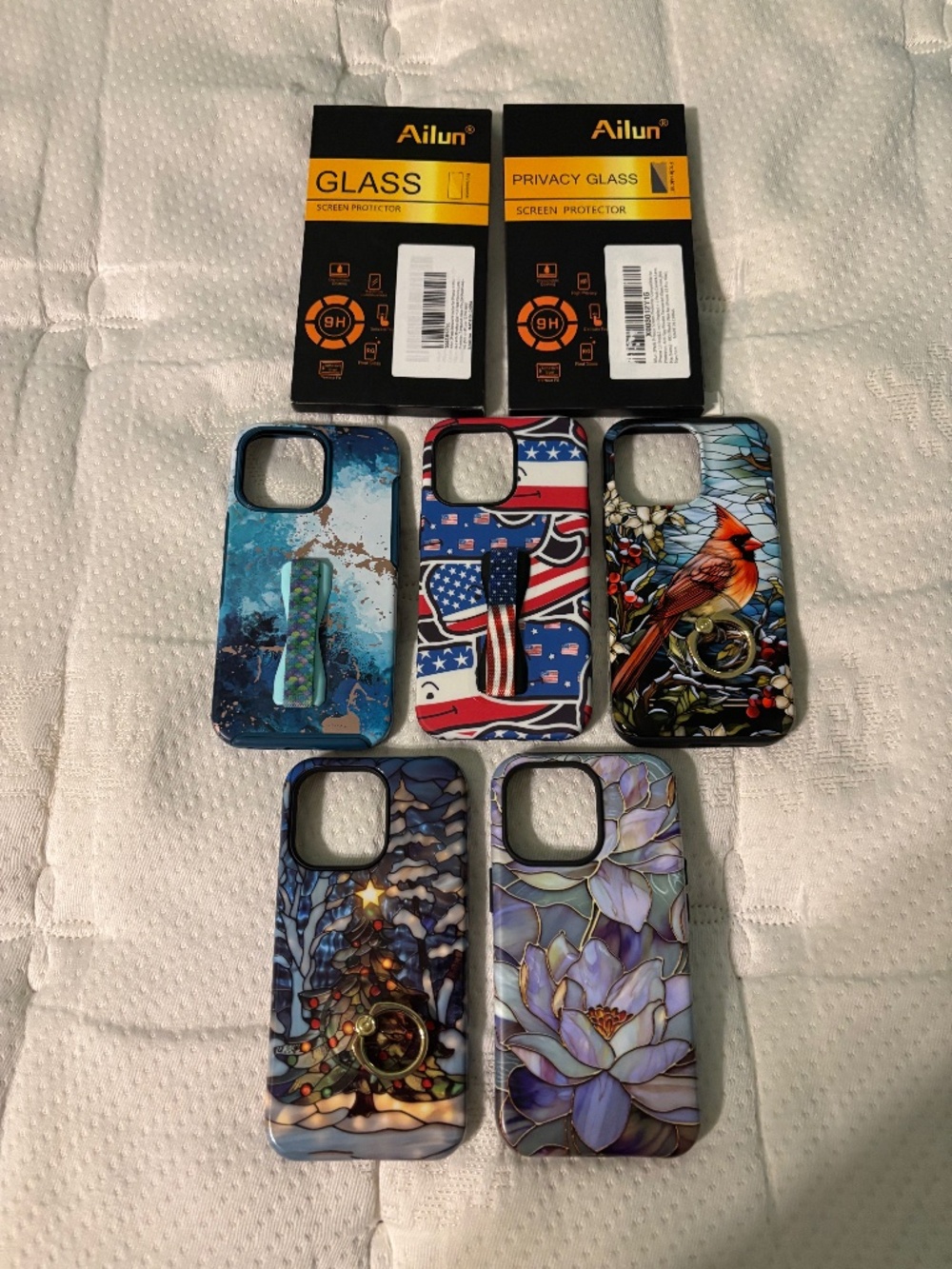 Lot of iPhone 13 Pro (only) cases and glass protection